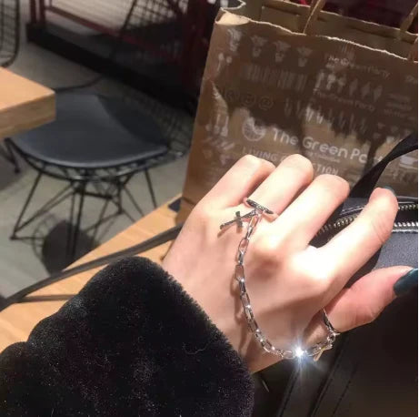 Punk Cross Chain Ring