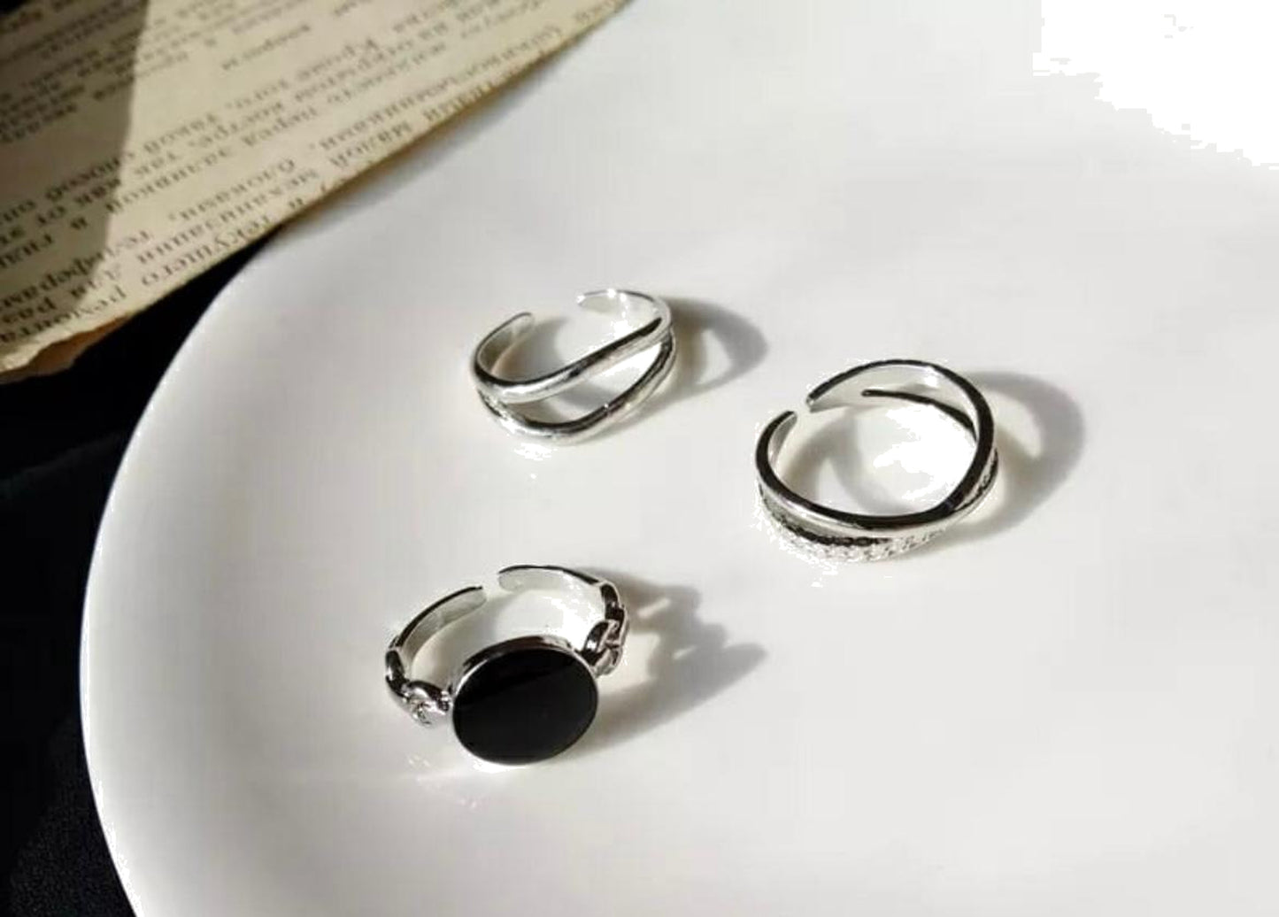 Luna Noir Trio Ring Set