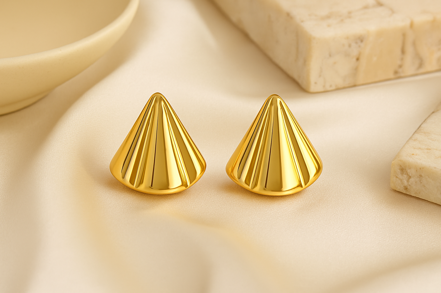 Aurelia Dome Studs