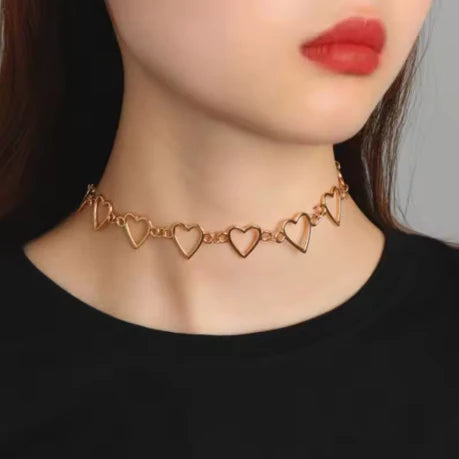 Golden Classical Heart Choker