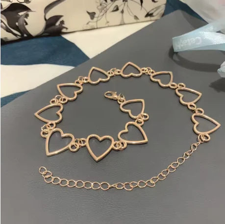 Golden Classical Heart Choker