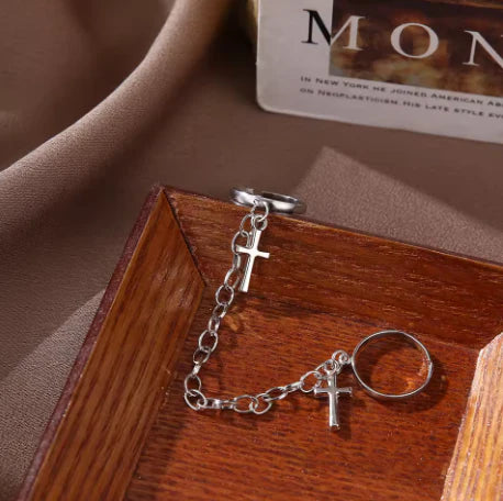 Punk Cross Chain Ring